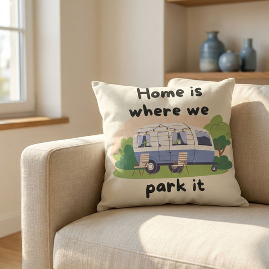 Kussen met tekst Home is where we park it op een bank van PillowBuddies