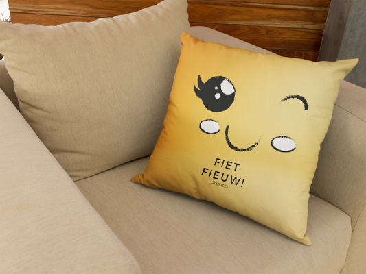 Valentijn Fiet Fieuw! Geel kussen
