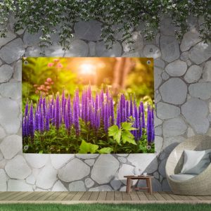 Schuttingdecoratie: tuinposter met paarse voorjaarsbloemen